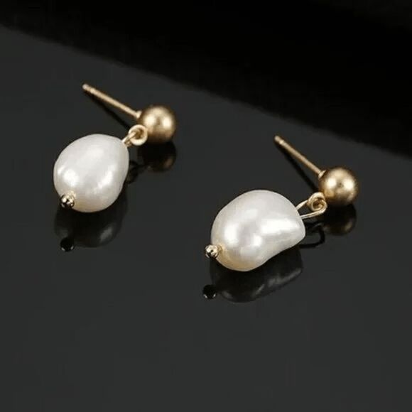 2/$21 Ladies Dangle Fashionable Pearl Earrings - Picture 1 of 6
